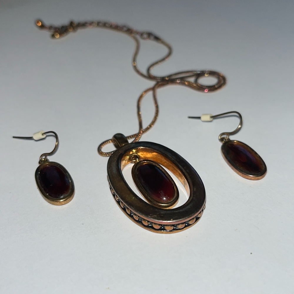 Necklace and earring set